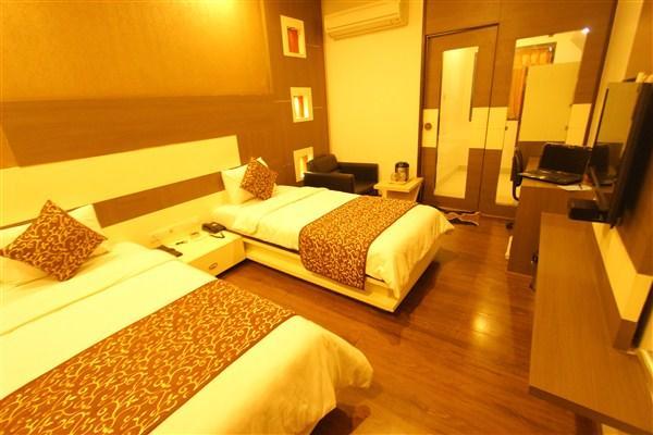Princess Hotel Ankleshwar Eksteriør billede