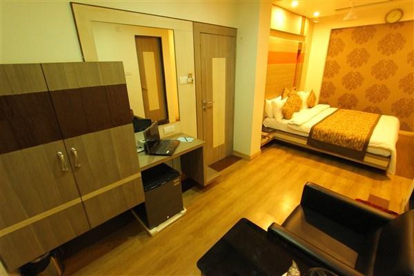 Princess Hotel Ankleshwar Eksteriør billede